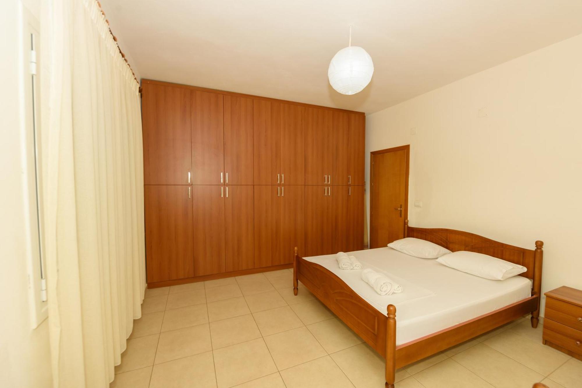 Vasili'S Family Apartments Himare Exterior foto