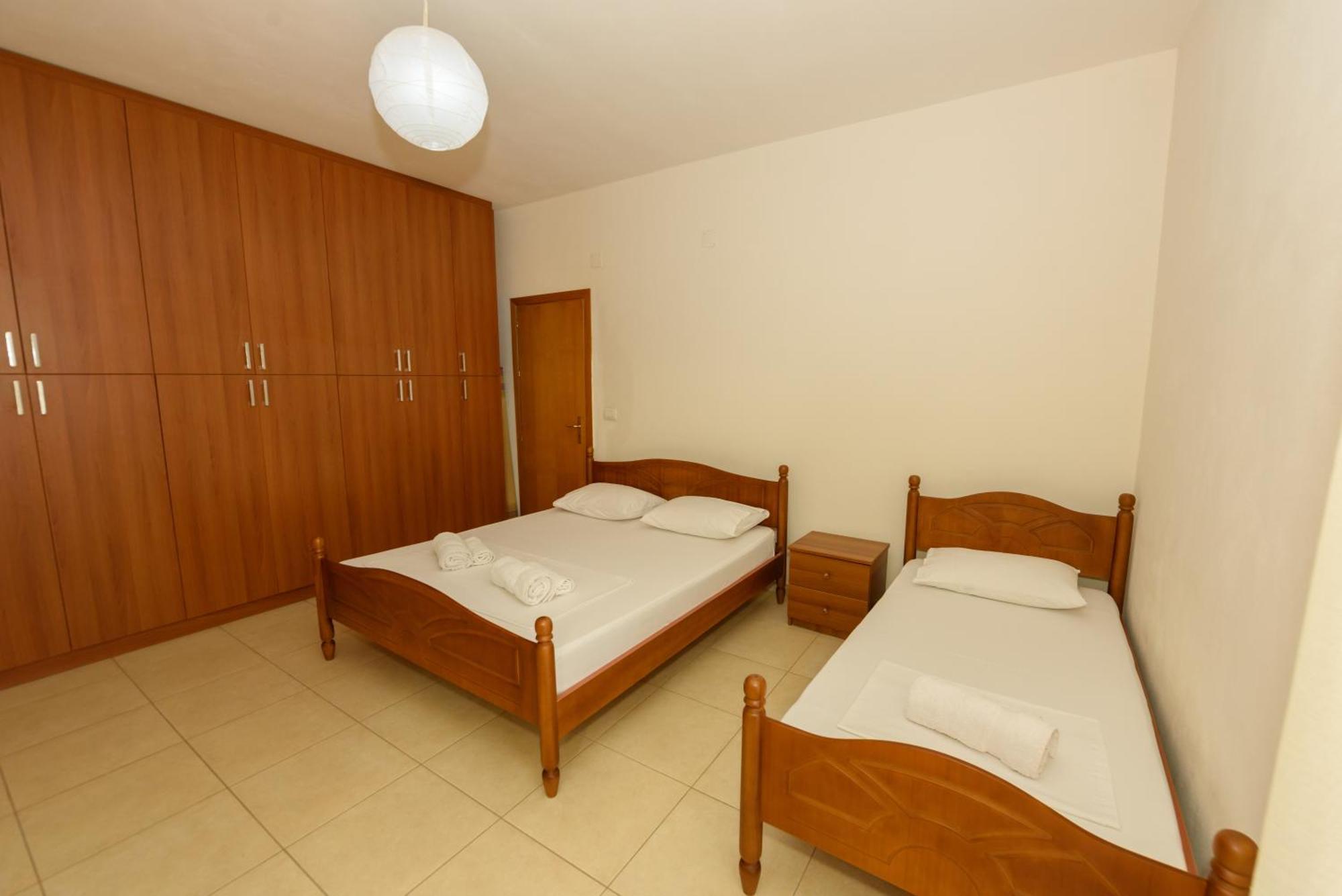 Vasili'S Family Apartments Himare Exterior foto