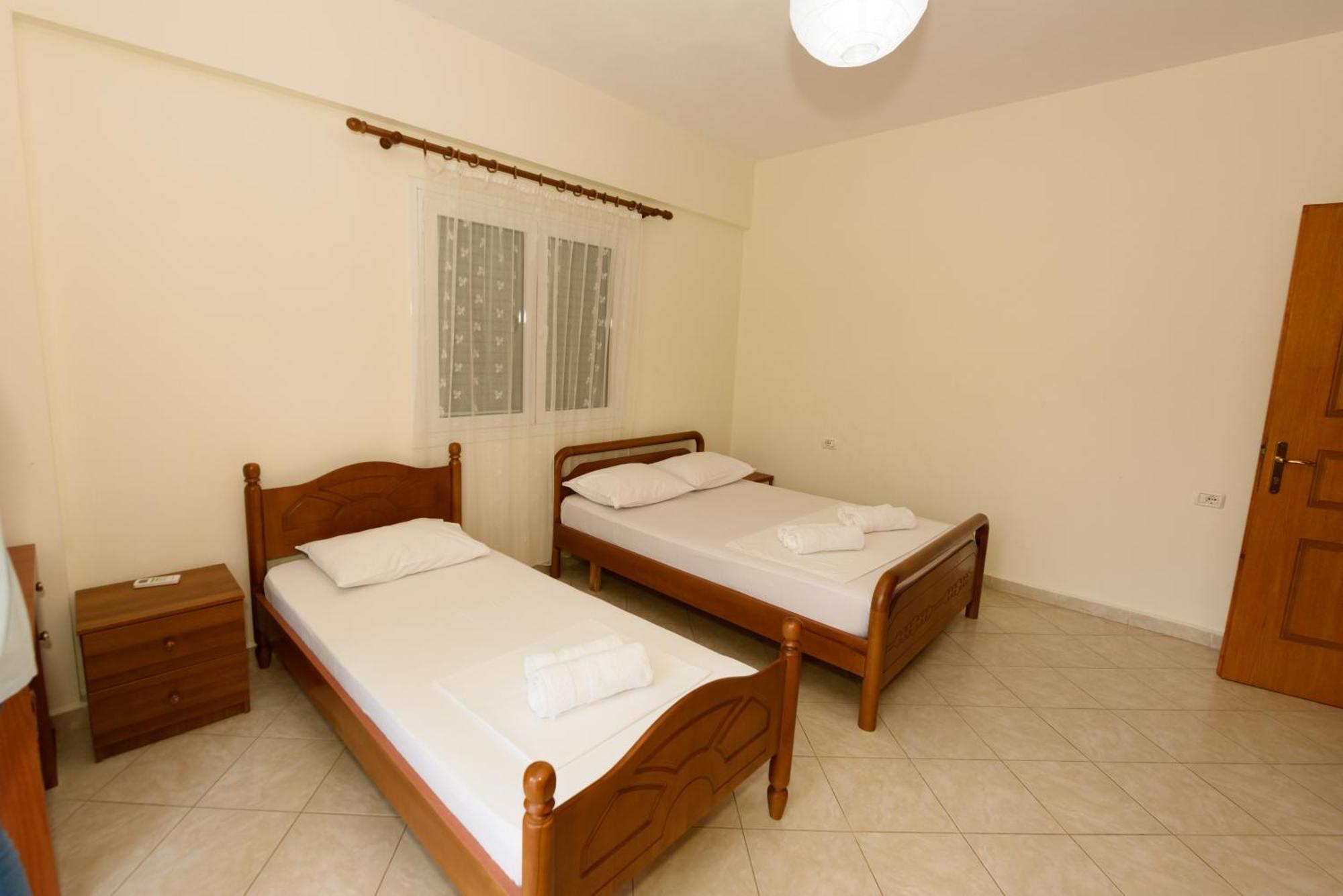 Vasili'S Family Apartments Himare Exterior foto