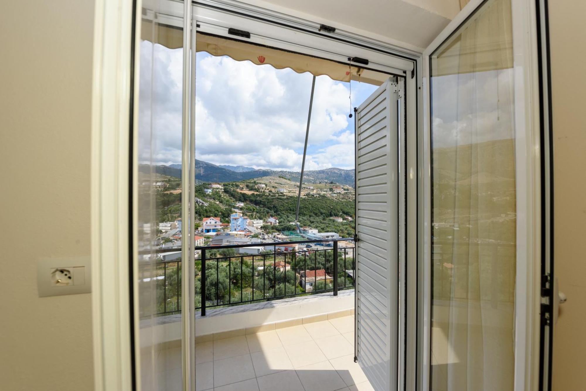 Vasili'S Family Apartments Himare Exterior foto