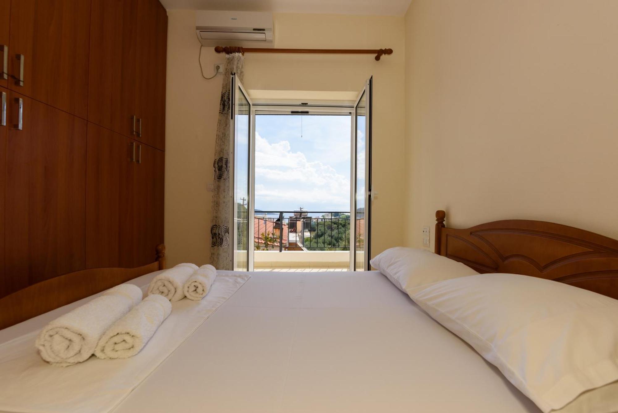 Vasili'S Family Apartments Himare Exterior foto