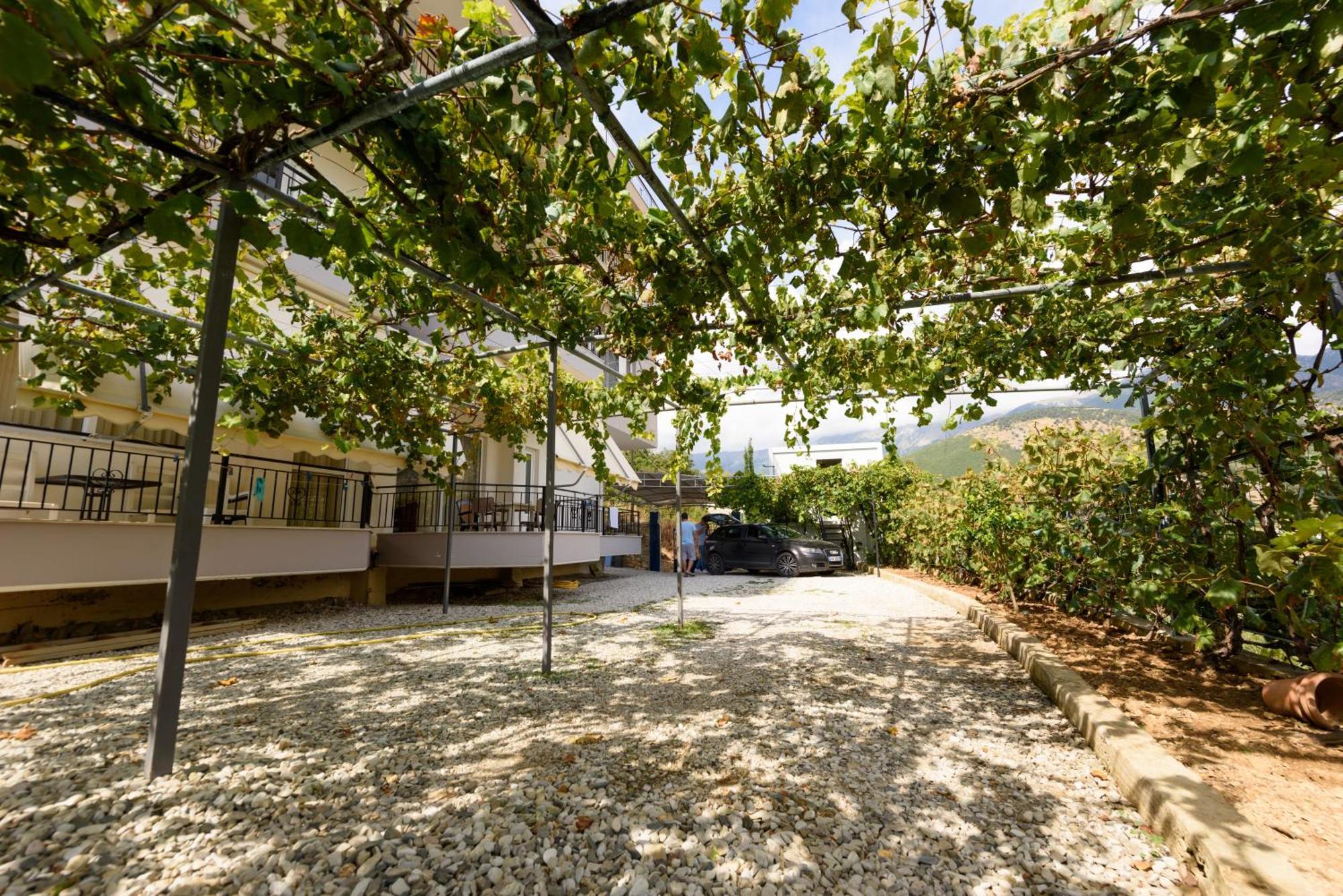 Vasili'S Family Apartments Himare Exterior foto