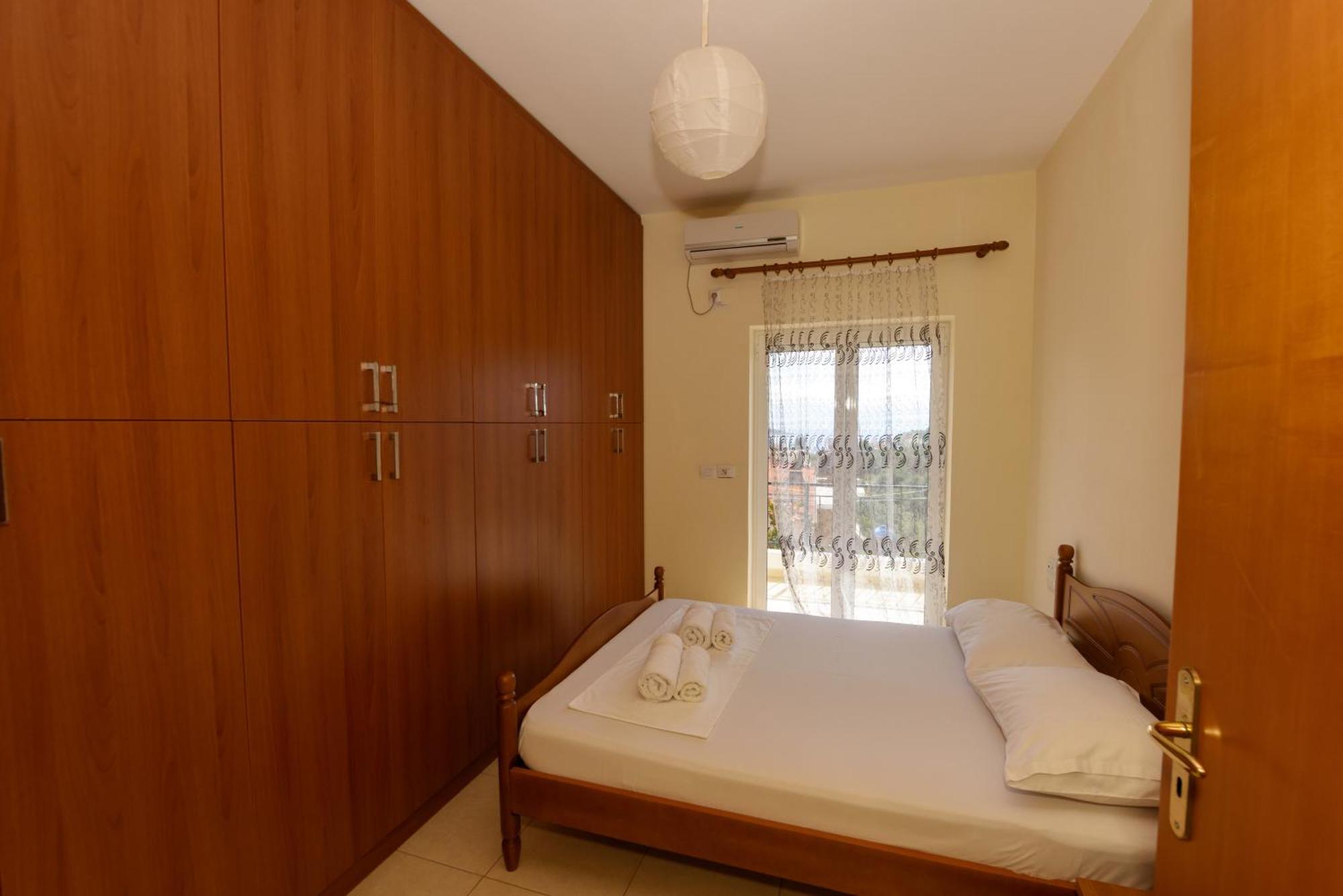 Vasili'S Family Apartments Himare Exterior foto