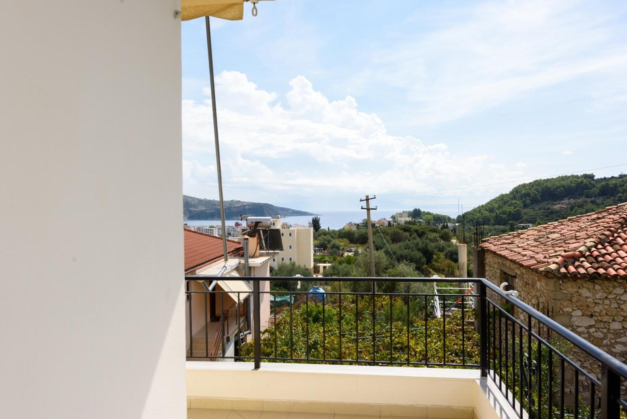 Vasili'S Family Apartments Himare Exterior foto